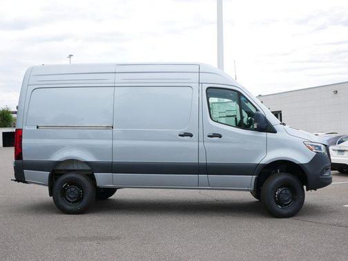 2025 Mercedes-Benz Sprinter 2500 Standard Roof