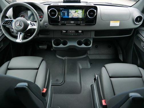 2025 Mercedes-Benz Sprinter 2500 Standard Roof