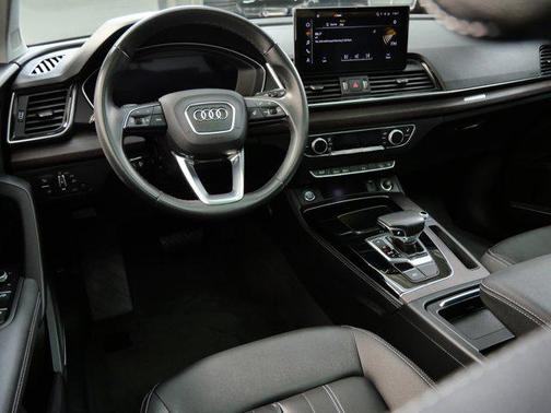 2022 Audi Q5 45 S line Premium Plus
