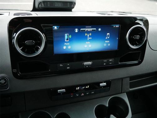 2025 Mercedes-Benz Sprinter 2500 Standard Roof