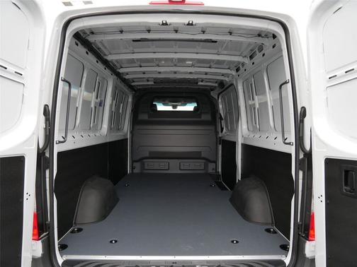 2025 Mercedes-Benz Sprinter 2500 Standard Roof