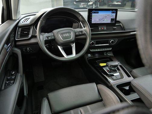 2023 Audi Q5 45 S line Premium Plus