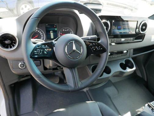 2025 Mercedes-Benz Sprinter 2500 High Roof