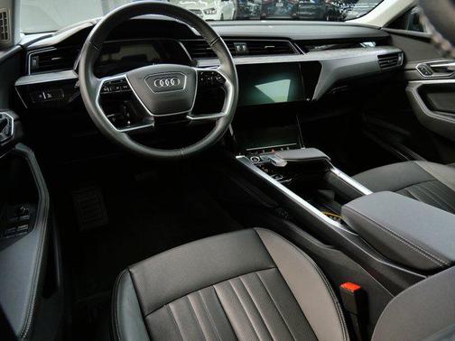 2024 Audi Q8 e-tron Premium Plus