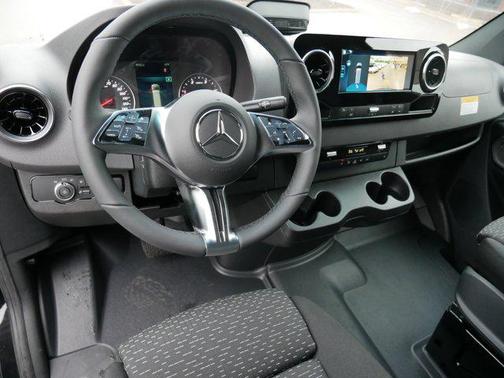 2025 Mercedes-Benz Sprinter 2500 Standard Roof