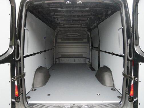 2025 Mercedes-Benz Sprinter 2500 Standard Roof