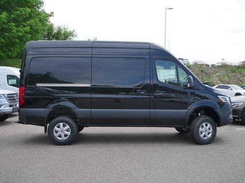 2025 Mercedes-Benz Sprinter 2500 Standard Roof