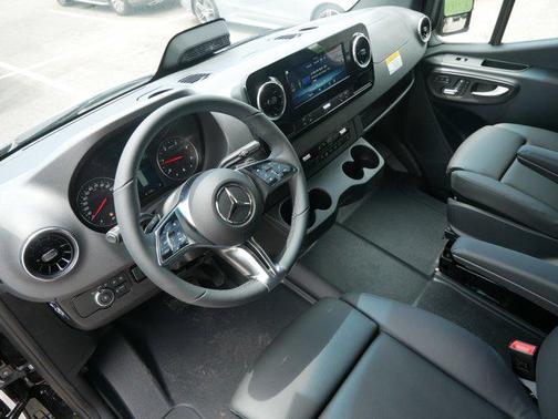 2025 Mercedes-Benz Sprinter 2500 Standard Roof