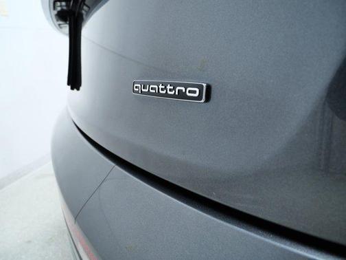 2022 Audi Q5 45 S line Premium Plus