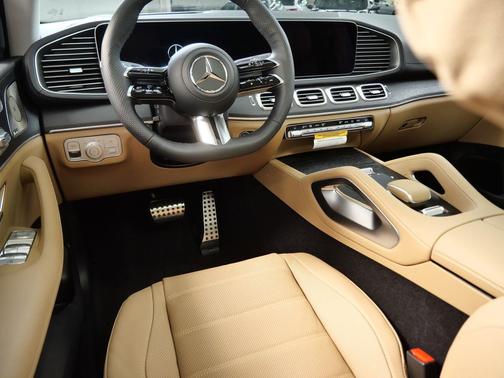 Obsidian Black Metallic 2026 Mercedes-Benz GLS 450 4MATIC