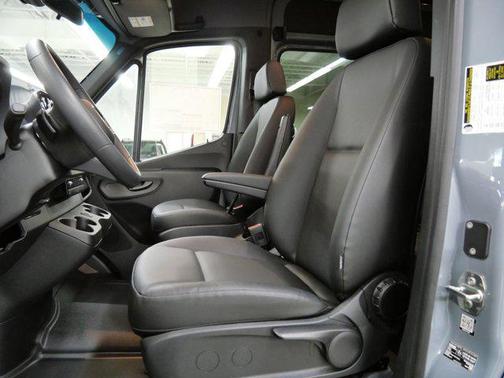 2025 Mercedes-Benz Sprinter 2500 Standard Roof