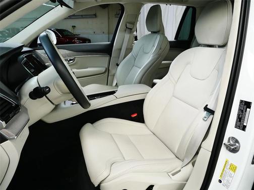 2025 Volvo XC90 Plug-In Hybrid T8 Ultra 7-Seater