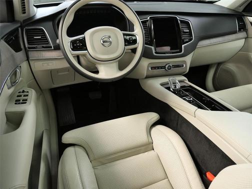 2024 Volvo XC90 Recharge Plug-In Hybrid T8 Ultimate Bright Theme 7-Seater