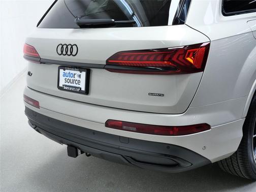 2023 Audi Q7 55 Premium Plus