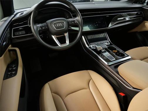 2023 Audi Q7 55 Premium Plus