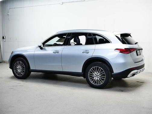 2026 Mercedes-Benz GLC 300 4MATIC