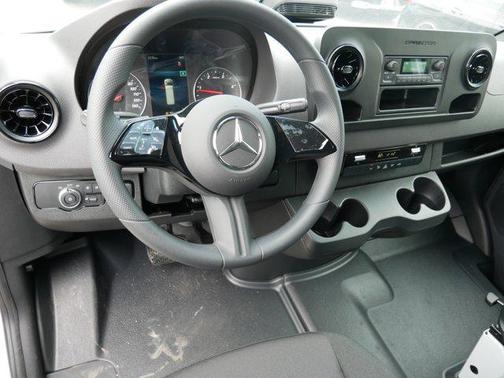 2025 Mercedes-Benz Sprinter 2500 High Roof