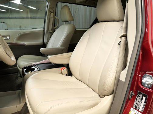 2014 Toyota Sienna XLE