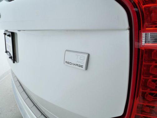 2024 Volvo XC90 Recharge Plug-In Hybrid T8 Plus Bright Theme 7-Seater