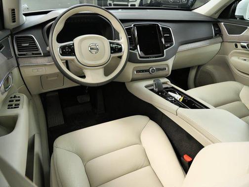 2024 Volvo XC90 Recharge Plug-In Hybrid T8 Plus Bright Theme 7-Seater