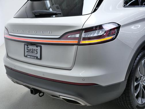 Ceramic Pearl Metallic Tinted Clearcoat 2022 Lincoln Nautilus Reserve