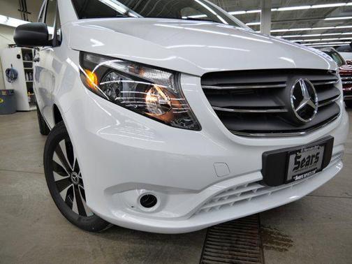 2023 Mercedes-Benz Metris Base