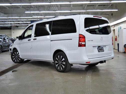 2023 Mercedes-Benz Metris Base