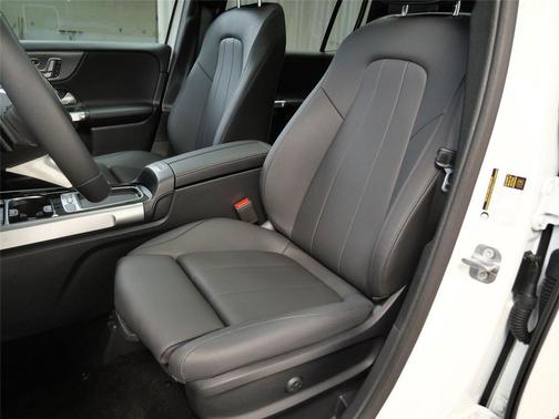 2025 Mercedes-Benz GLB 250 4MATIC