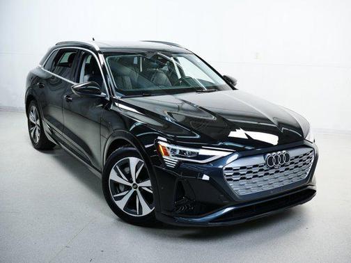 2024 Audi Q8 e-tron Premium Plus