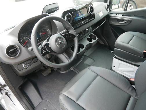2025 Mercedes-Benz Sprinter 2500 Standard Roof