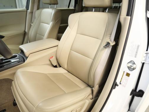 White Diamond Pearl 2016 Acura RDX Base
