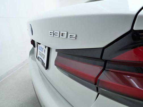 2022 BMW 530e Base