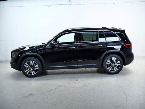 2025 Mercedes-Benz GLB 250 4MATIC