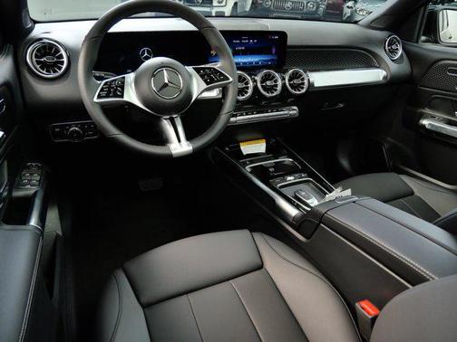 2025 Mercedes-Benz GLB 250 4MATIC