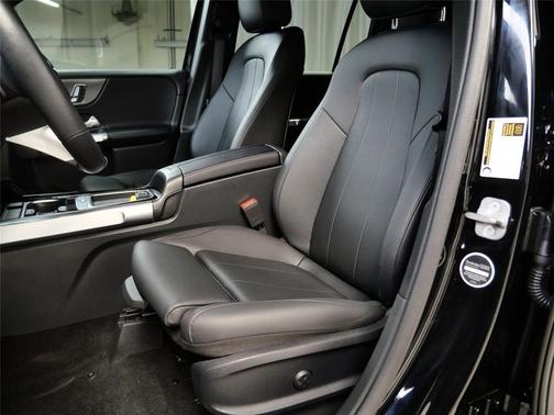 2025 Mercedes-Benz GLB 250 4MATIC