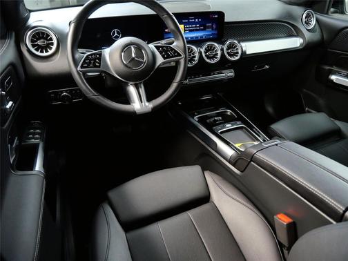 2025 Mercedes-Benz GLB 250 4MATIC