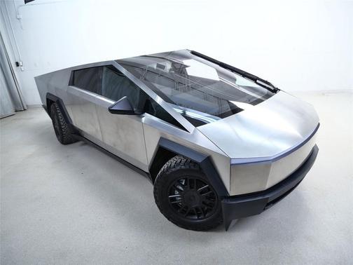 2025 Tesla Cybertruck Cyberbeast