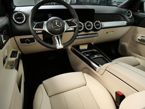 2025 Mercedes-Benz GLB 250 4MATIC