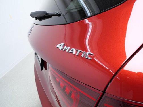 Cardinal Red 2022 Mercedes-Benz GLC 300 4MATIC
