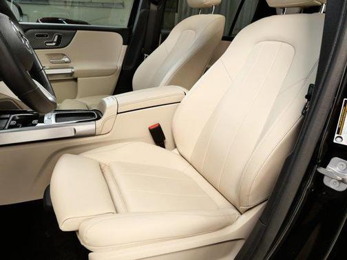 2025 Mercedes-Benz GLB 250 4MATIC