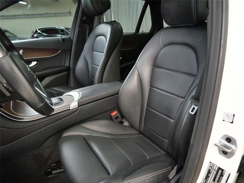 2021 Mercedes-Benz GLC 300 4MATIC