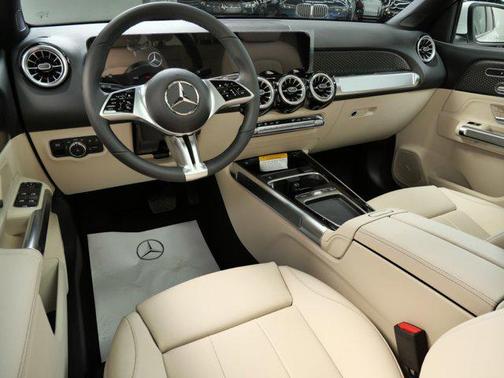 2025 Mercedes-Benz GLB 250 4MATIC