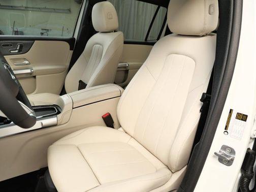 2025 Mercedes-Benz GLB 250 4MATIC