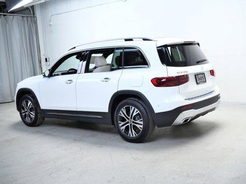 2025 Mercedes-Benz GLB 250 4MATIC
