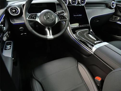 2025 Mercedes-Benz GLC 300 4MATIC