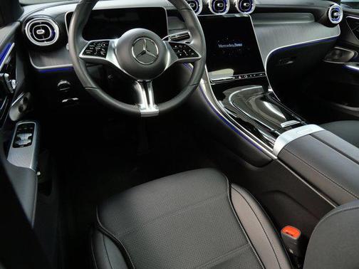 2025 Mercedes-Benz GLC 300 4MATIC