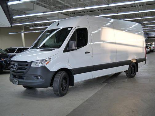 2025 Mercedes-Benz Sprinter 2500 High Roof