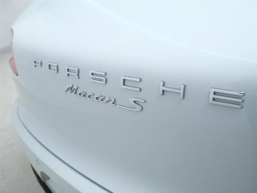 2017 Porsche Macan S