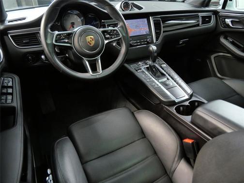 2017 Porsche Macan S