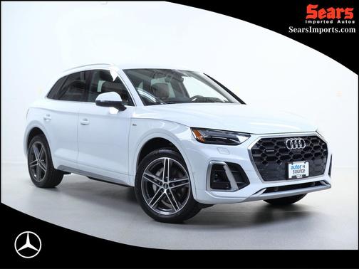 Glacier White Metallic 2022 Audi Q5 e 55 S line Prestige